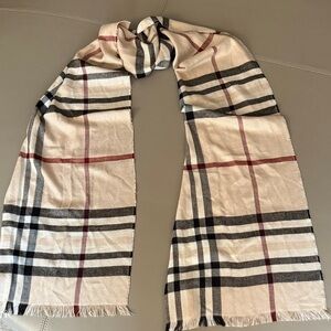 Plaid Lightweight Cashmere Men’s Scarf with Fringe.